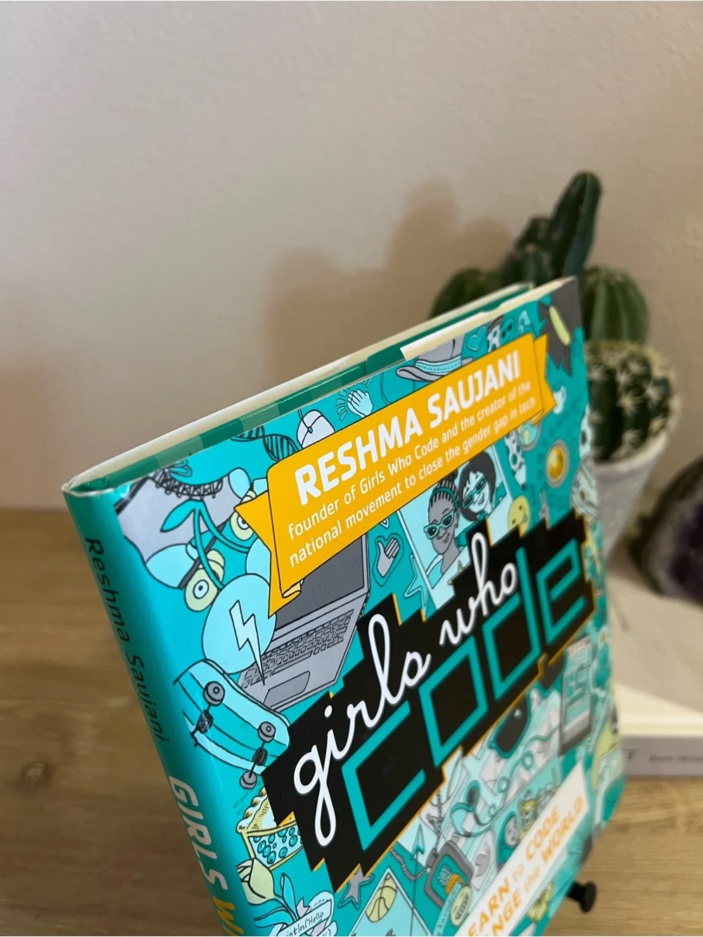 Girls Who Code Reshma Saujani Hardcover Learn to Code STEM Tech Book